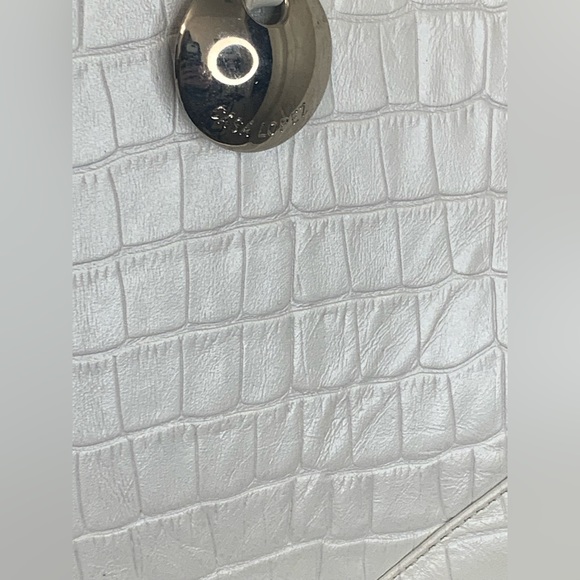 Casa Lopez in White Peral with crocodile print Top handle handbag - Picture 5 of 11